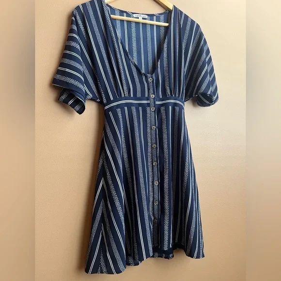 Charlotte Russe Blue & White Vertically Striped Button-Up Dress W/ Waist Tie. S. - Picture 4 of 14